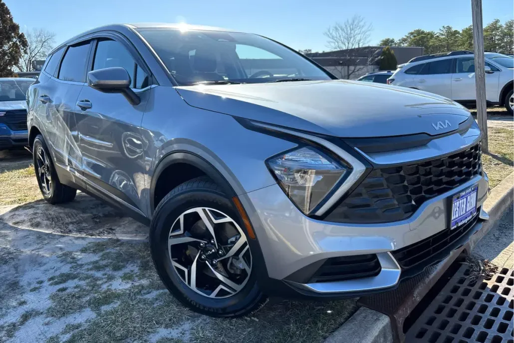2023 Kia Sportage LX photo 1