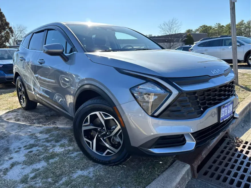 2023 Kia Sportage LX photo 1