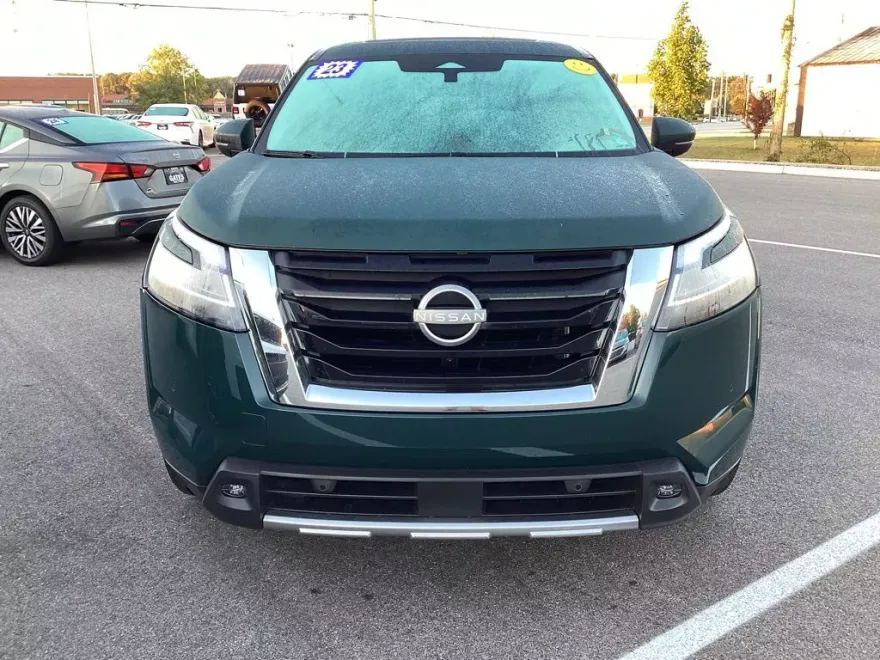2023 Nissan Pathfinder SL photo 1