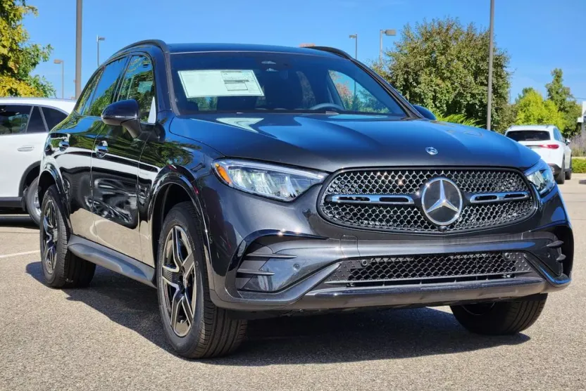 2026 Mercedes Benz GLC 300 4MATIC photo 1