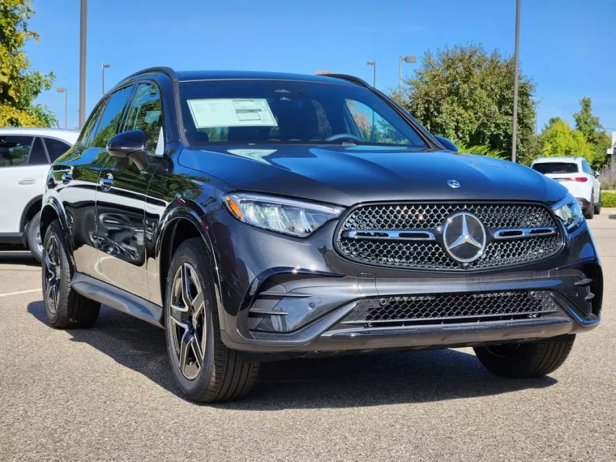 2026 Mercedes Benz GLC 300 4MATIC photo 1