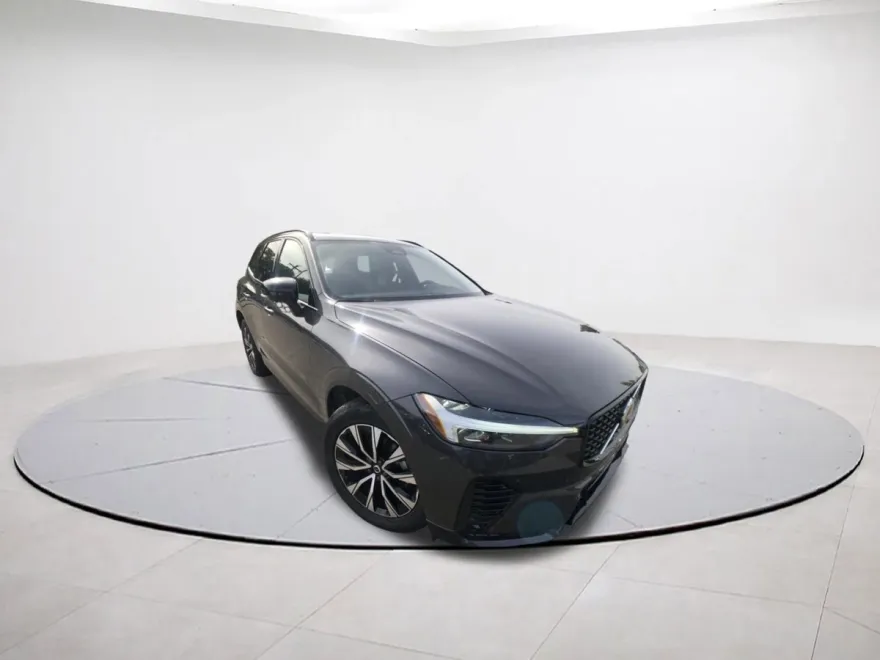 2025 Volvo XC60 B5 Plus photo 1