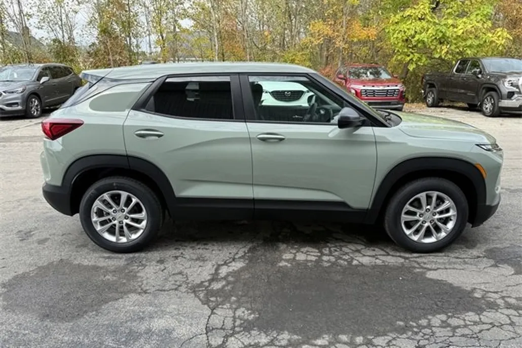 2026 Chevrolet Trailblazer LS photo 1