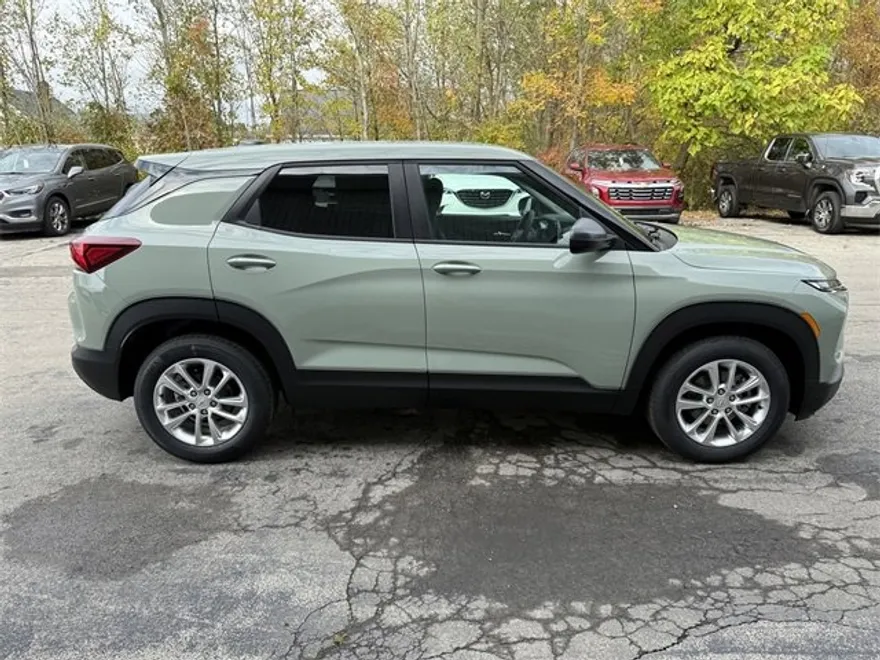 2026 Chevrolet Trailblazer LS photo 1