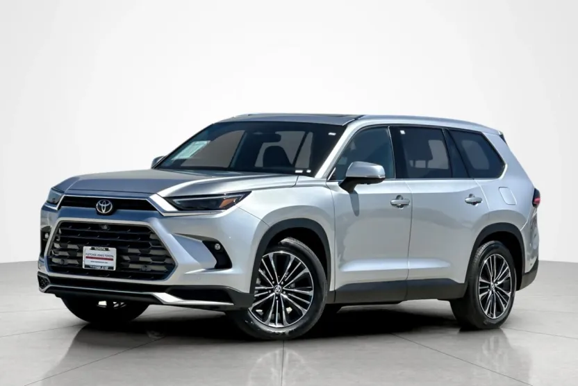 2024 Toyota Highlander Hybrid Platinum photo 1