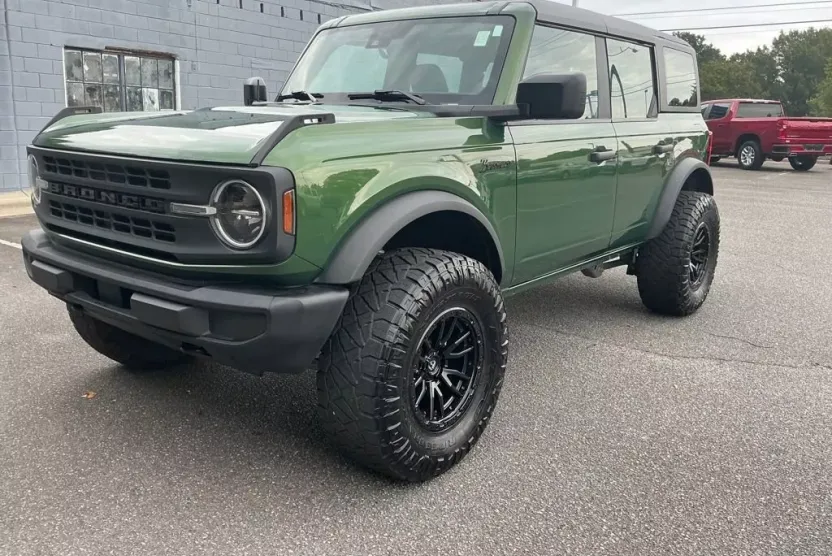 2023 Ford Bronco Base Big Bend Black Diamond Outer Banks photo 1