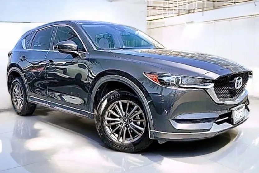 2017 Mazda CX-5 Touring photo 1