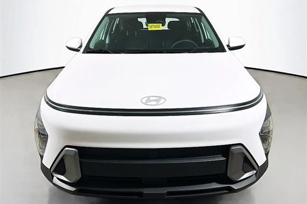 2026 Hyundai Kona SE photo 1