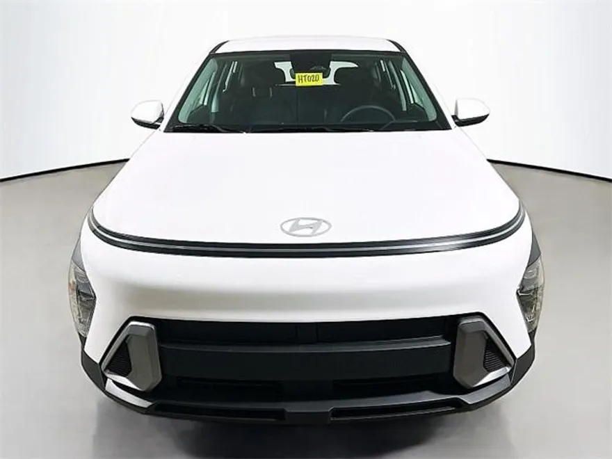 2026 Hyundai Kona SE photo 1