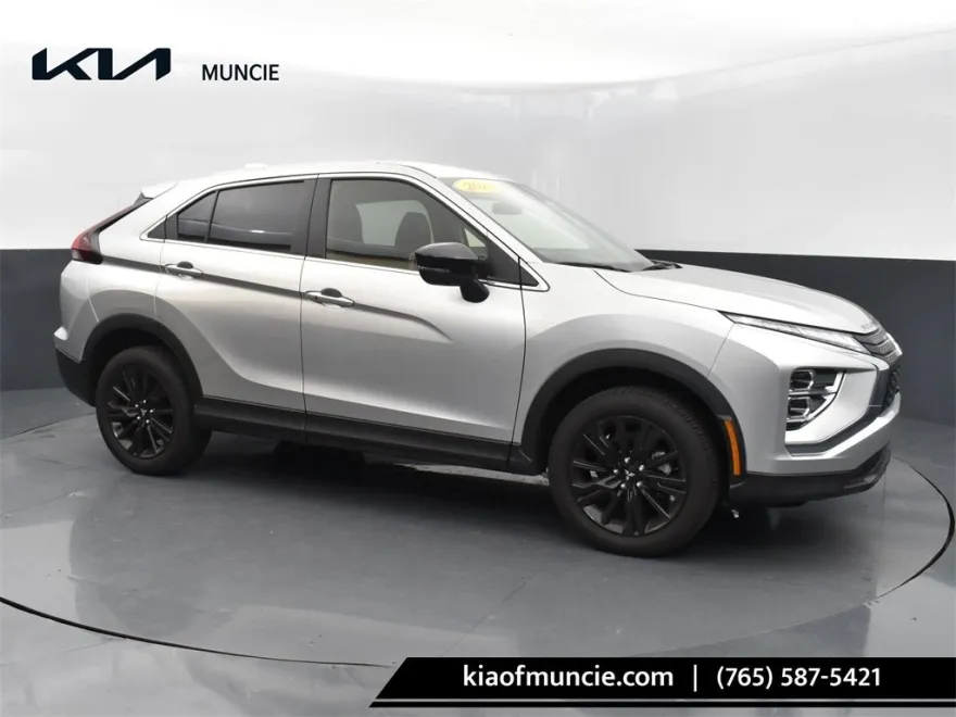 2024 Mitsubishi Eclipse Cross LE photo 1