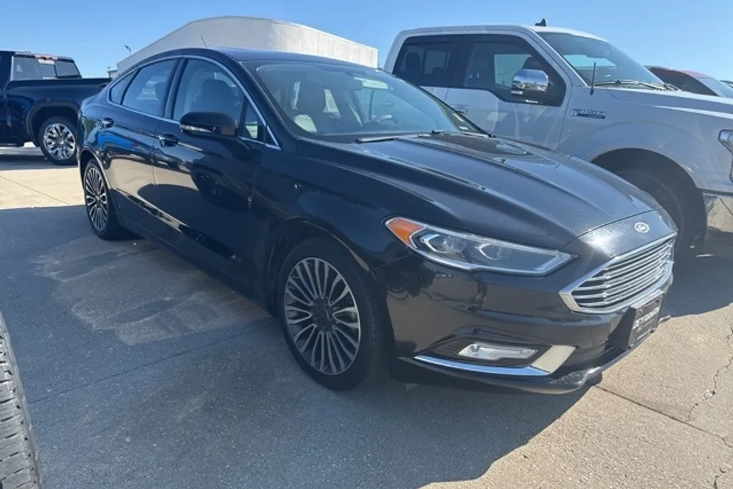 2017 Ford Fusion SE photo 1