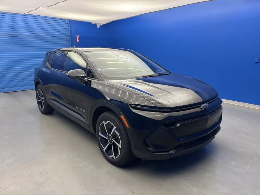 2026 Chevrolet Equinox EV 1LT photo 1
