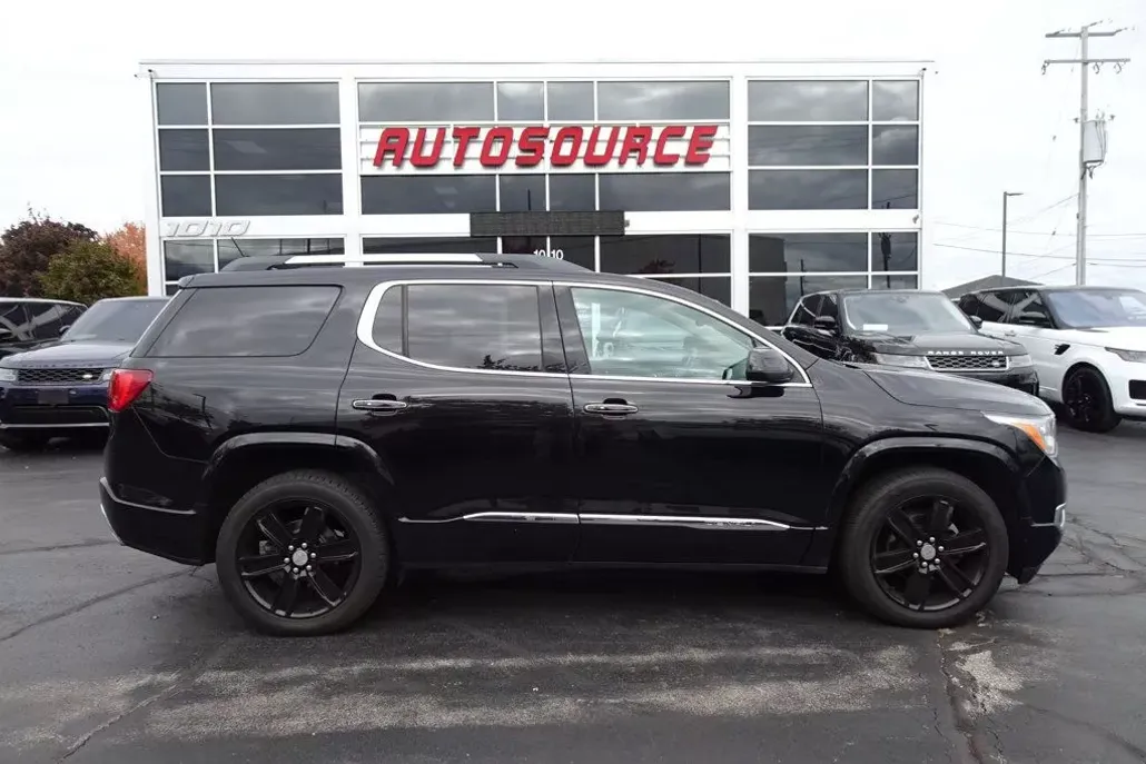 2017 Gmc Acadia Denali photo 1
