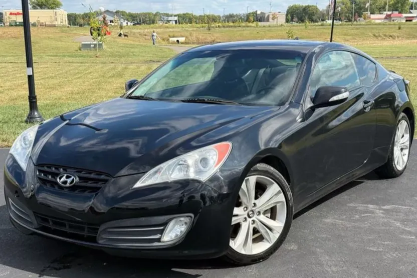 2012 Hyundai Genesis Coupe 3.8 Grand Touring photo 1