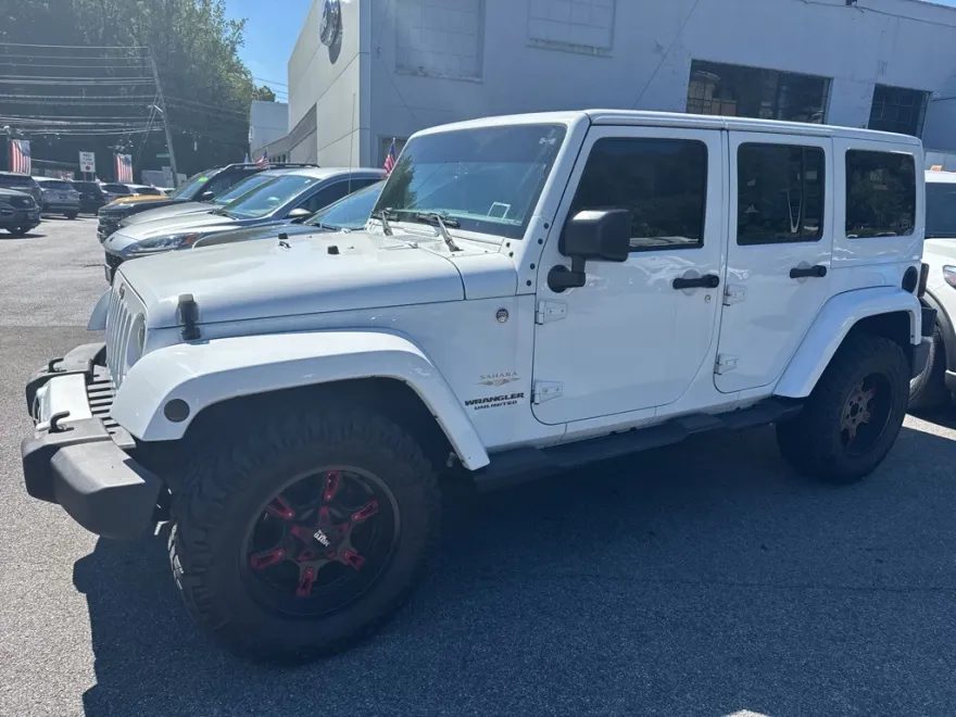 2015 Jeep Wrangler Unlimited Sahara photo 1