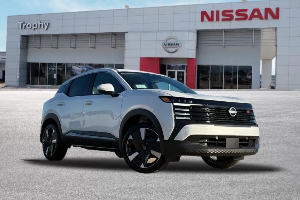 2025 Nissan Kicks SR photo 1