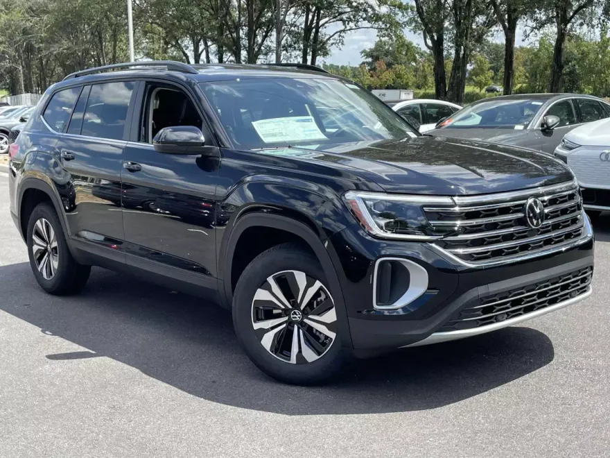 2026 Volkswagen Atlas SE photo 1