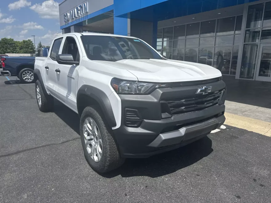 2025 Chevrolet Colorado Trail Boss photo 1