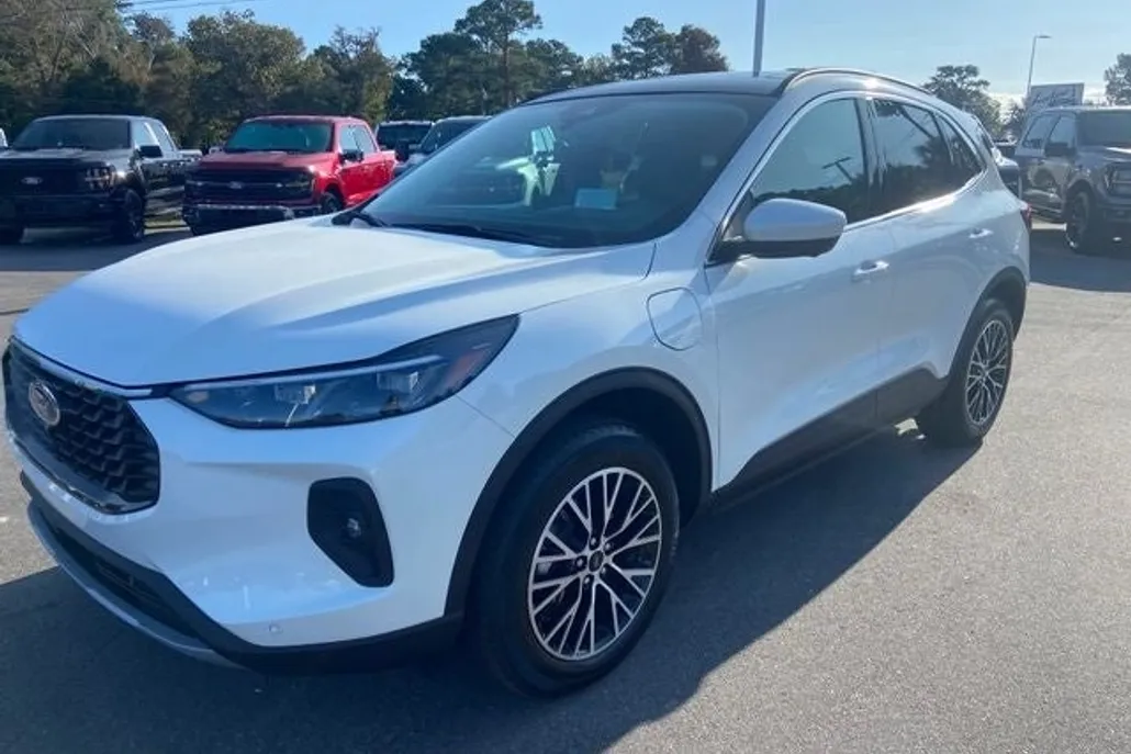 2025 Ford Escape Plug-In Hybrid photo 1