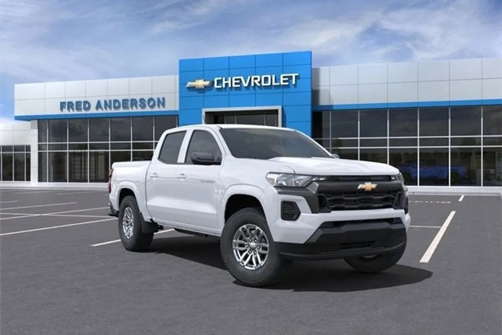2025 Chevrolet Colorado Work Truck LT photo 1