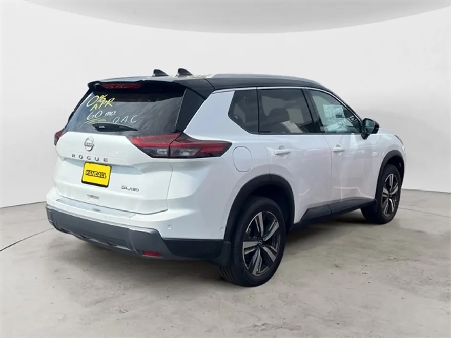 2025 Nissan Rogue SL photo 1
