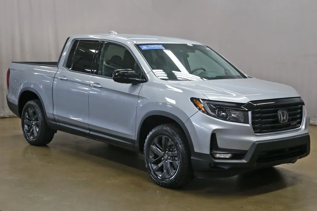 2023 Honda Ridgeline Sport photo 1