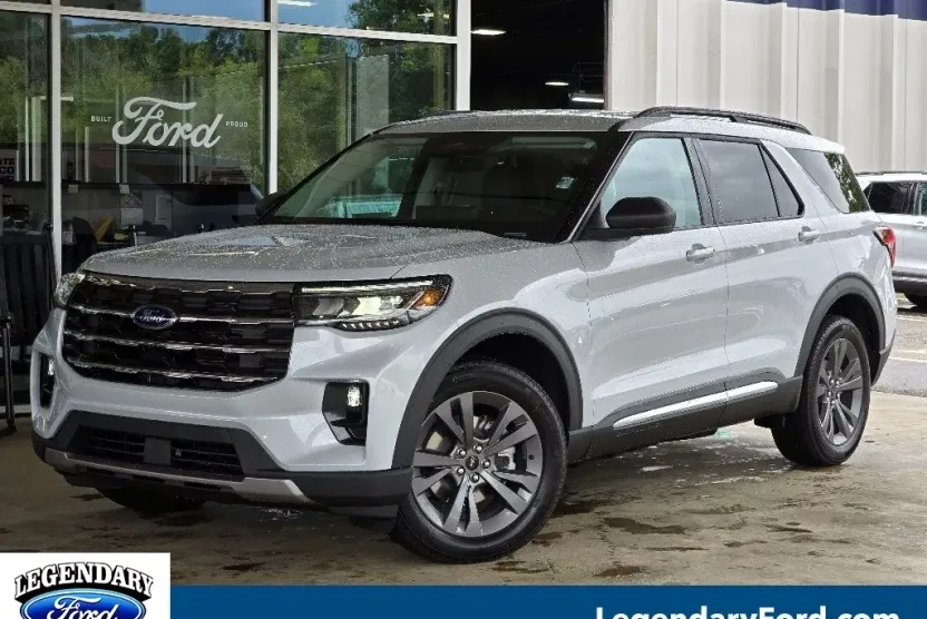 2025 Ford Explorer photo 1