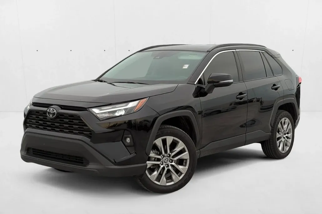 2022 Toyota RAV4 XLE Premium photo 1