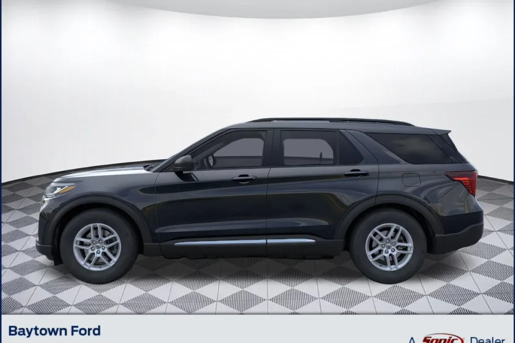 2025 Ford Explorer photo 1