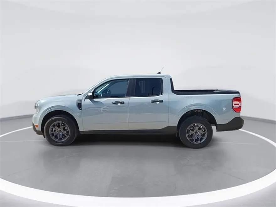 2024 Ford Maverick XLT photo 1