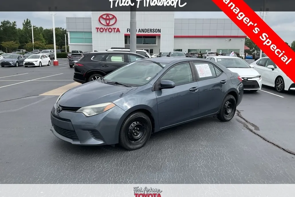 2015 Toyota Corolla L photo 1