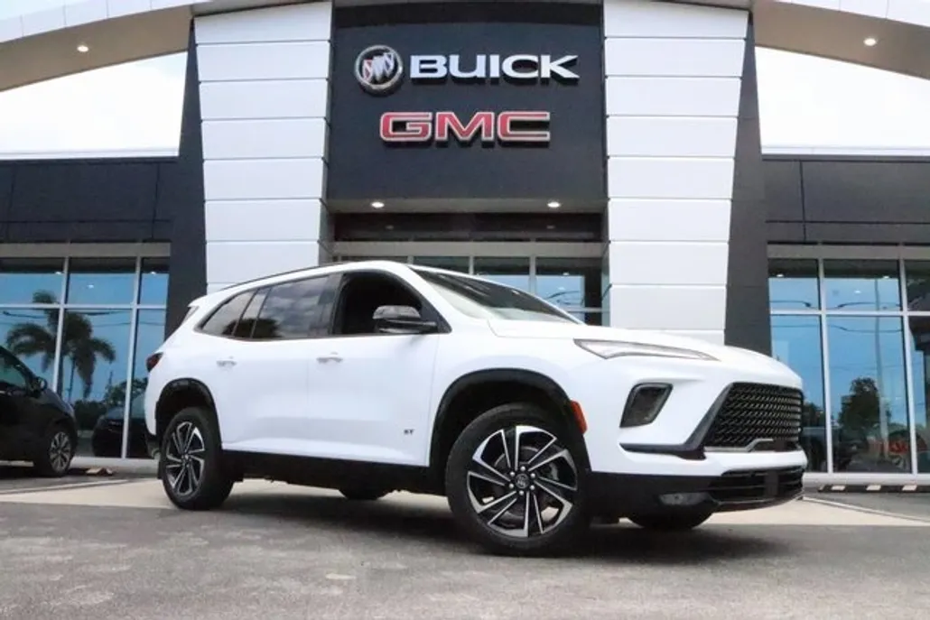 2025 Buick Enclave Sport Touring photo 1