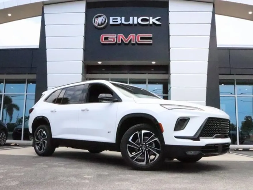 2025 Buick Enclave Sport Touring photo 1