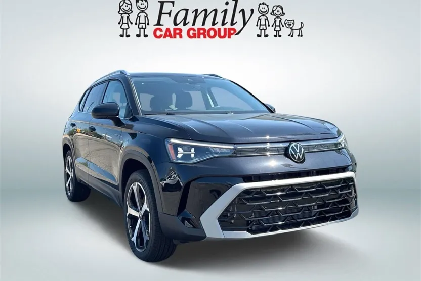 2025 Volkswagen Taos SEL photo 1