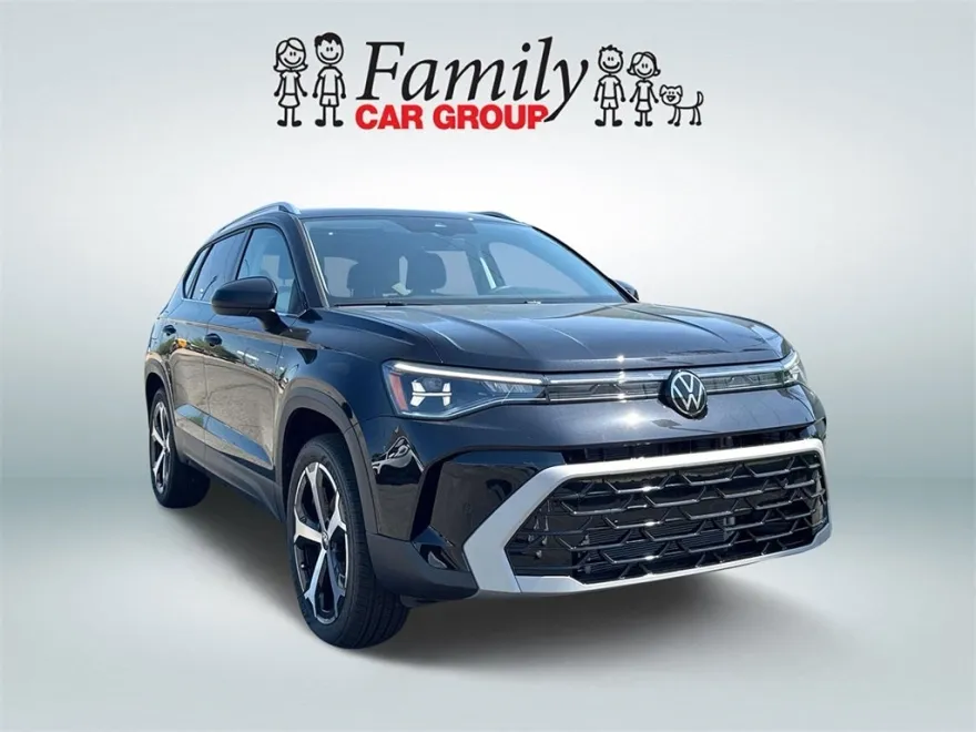 2025 Volkswagen Taos SEL photo 1