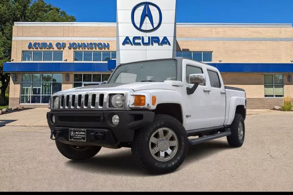 2010 Hummer H3T Luxury photo 1