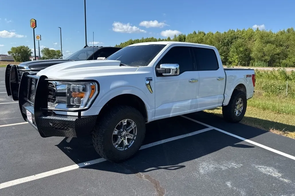 2023 Ford F-150 XLT photo 1