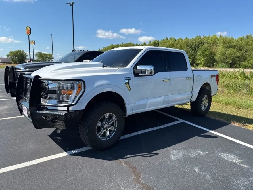 2023 Ford F-150 XLT photo 1