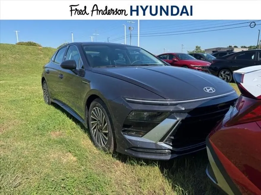 2025 Hyundai Sonata Hybrid SEL photo 1