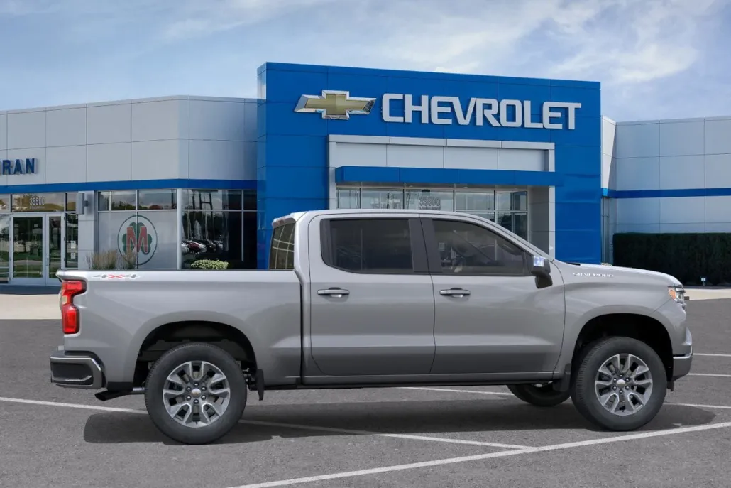 2026 Chevrolet Silverado 1500 LT photo 1