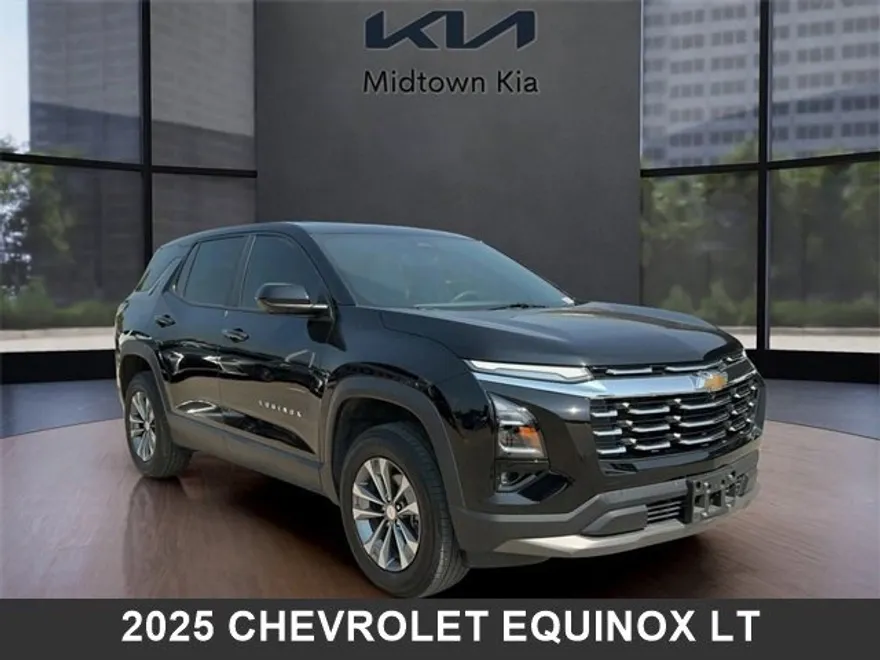 2025 Chevrolet Equinox LT photo 1