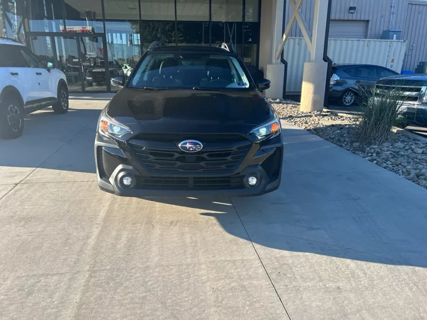 2023 Subaru Outback Onyx Edition photo 1
