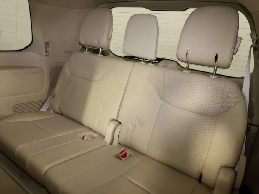 2017 Lexus LX 570 photo 11