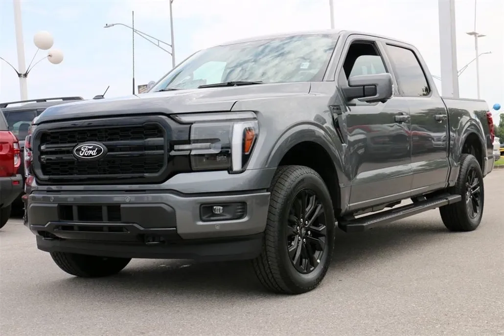 2025 Ford F-150 Lariat photo 1