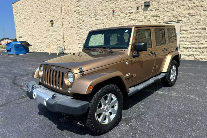 2015 Jeep Wrangler Unlimited Sahara photo 1