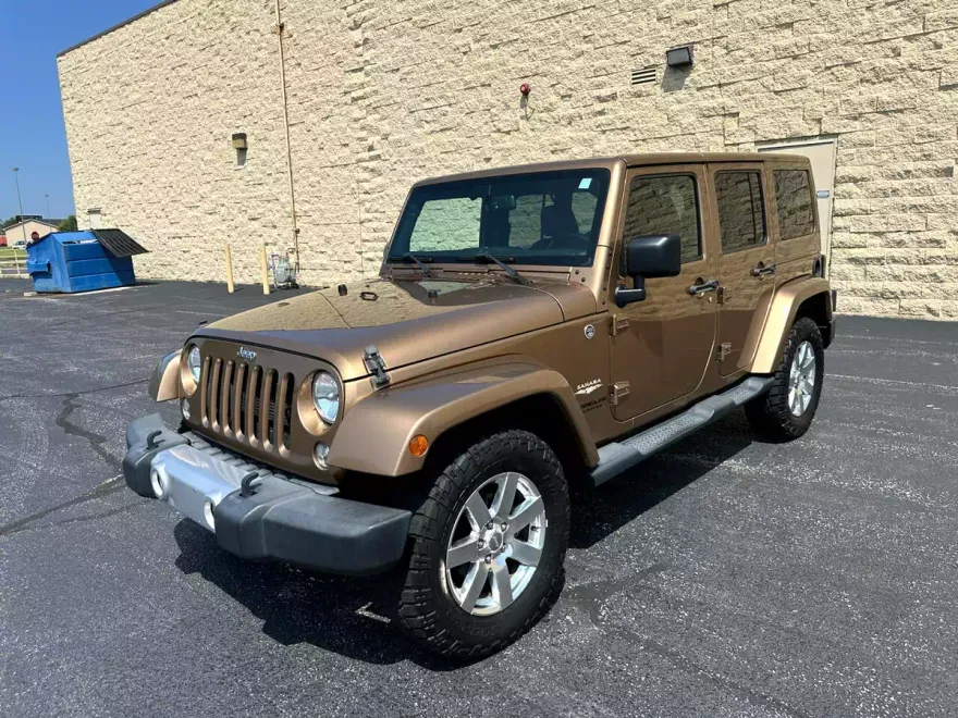 2015 Jeep Wrangler Unlimited Sahara photo 1