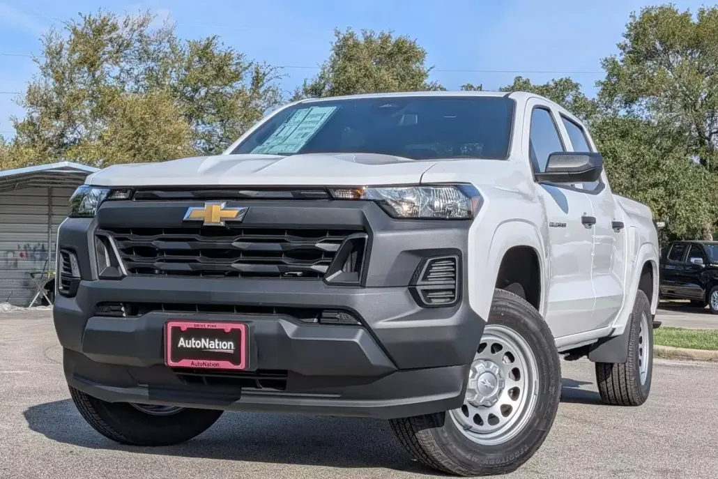 2026 Chevrolet Colorado Work Truck photo 1