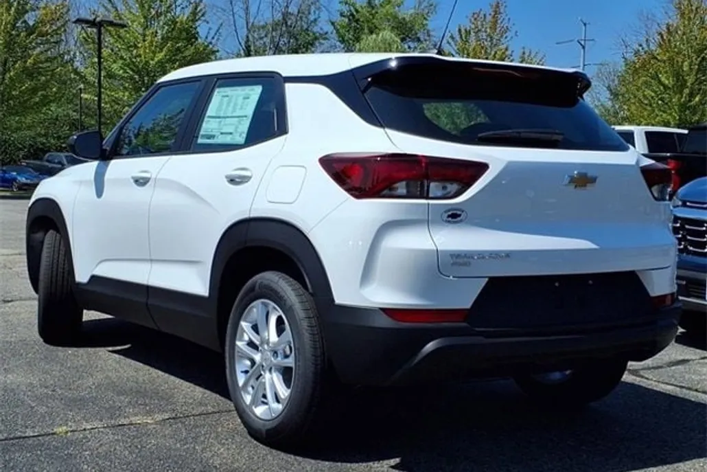 2026 Chevrolet Trailblazer LS photo 1
