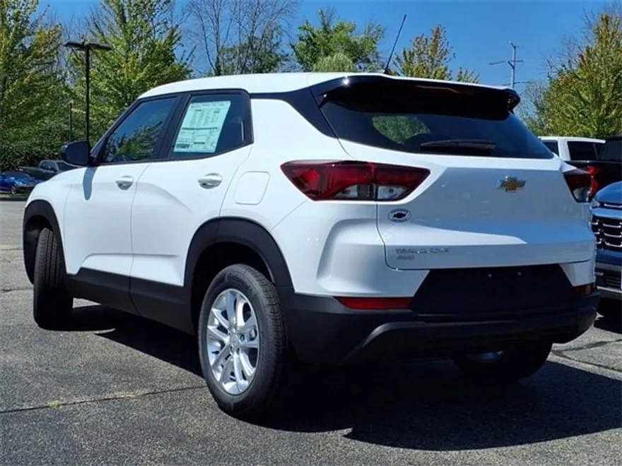 2026 Chevrolet Trailblazer LS photo 1