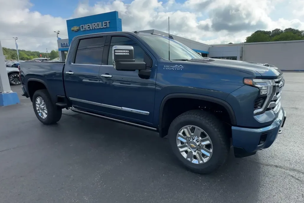 2025 Chevrolet Silverado 2500HD High Country photo 1